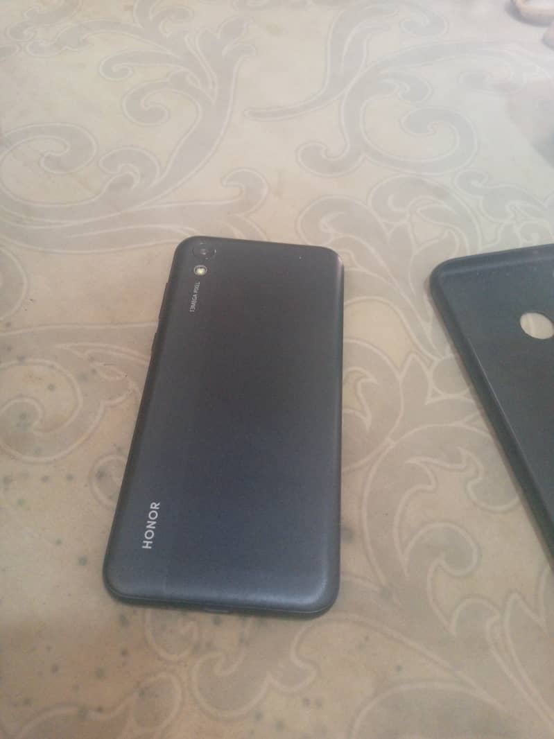 Good condition mobile 32gb. 2gb 3