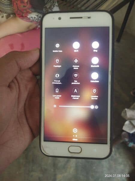 oppo f1s with box 3/32 ram rom  whatsapp  03378348167 and 03267436125 1