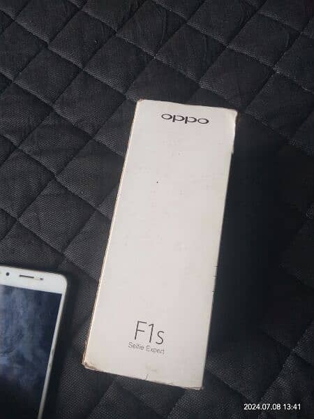 oppo f1s with box 3/32 ram rom  whatsapp  03378348167 and 03267436125 10