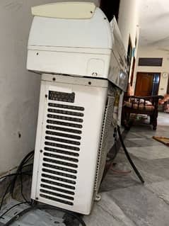 Kenwood 1.5 ton Ac for sale located bedian Road Lahore