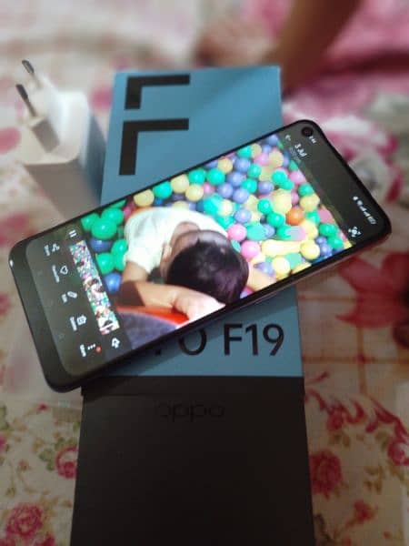 Oppo F19 (6x128) complete Box 4