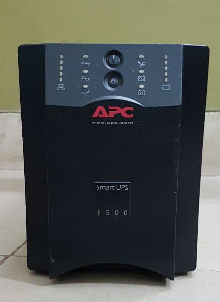 APC UPS very little used 0