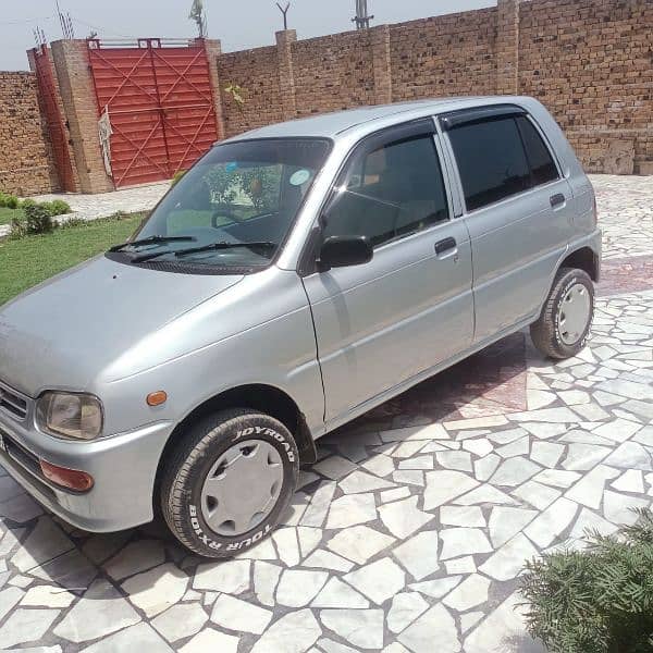 Daihatsu Cuore 2000 1