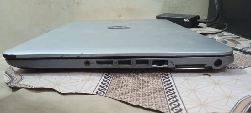 HP laptop 10/10 condition 4