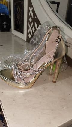 high sytlo heels