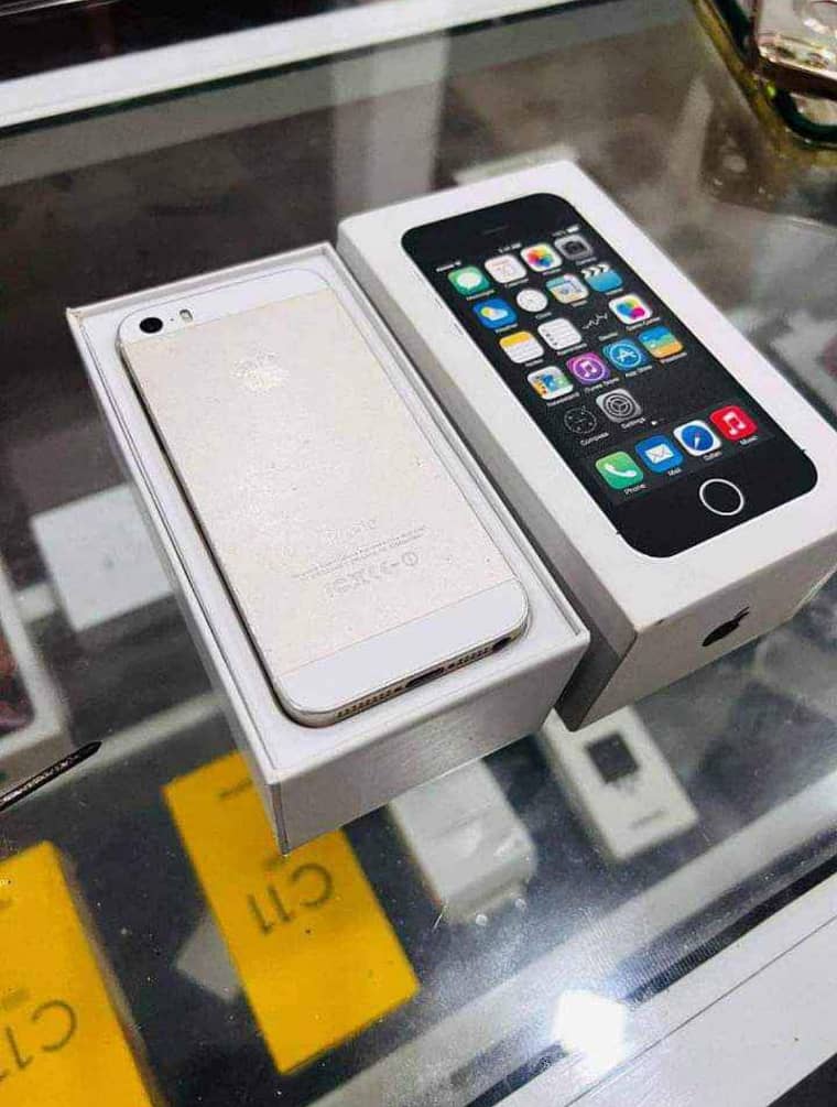 I phone 5s pta approved 64gbwhastapp03348049791 0