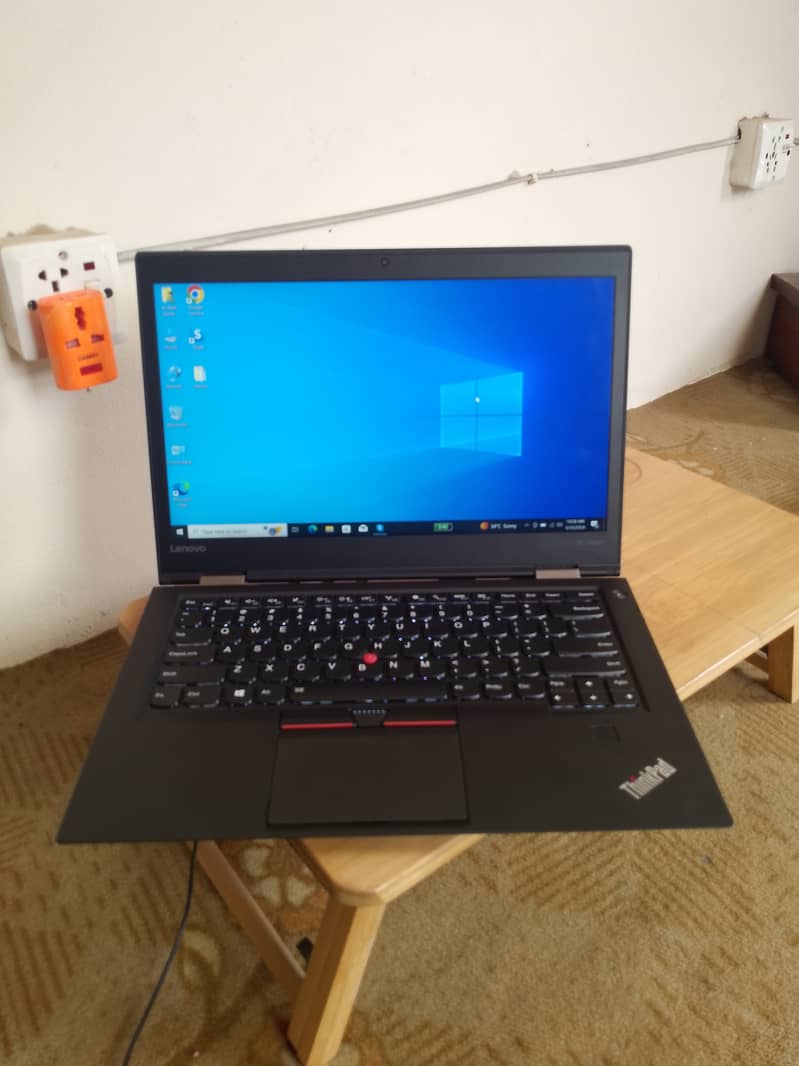 Lenovo X1 carbon laptop core i7 6th generation 1