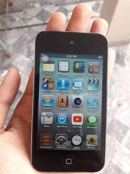 Apple ipod 4th gen 7