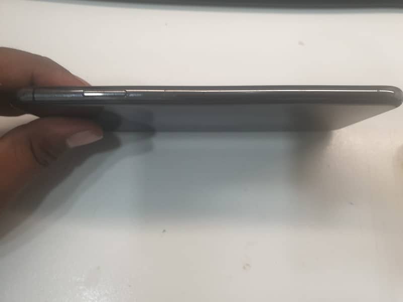 Iphone XS Max 64 GB Minor Dot In Panel Non PTA 3