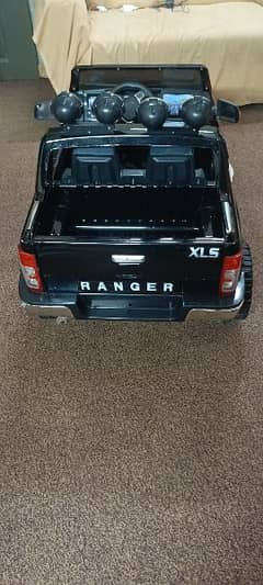 kids car ranger  higher quality 2 seter romot control 10/10 contion