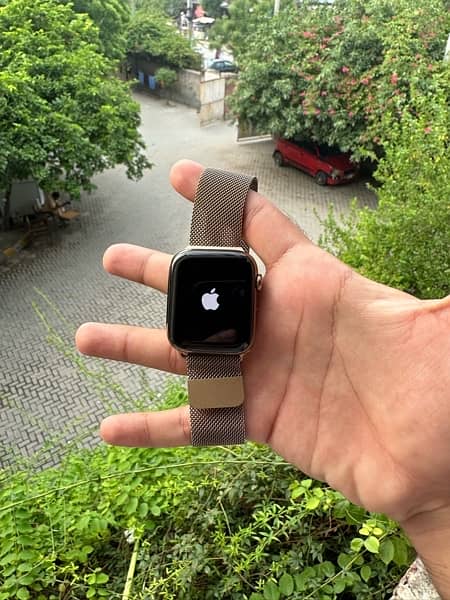 Apple watch Series 5 stainless Steel 44mm with Box 2