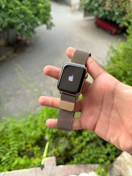 Apple watch Series 5 stainless Steel 44mm with Box 3