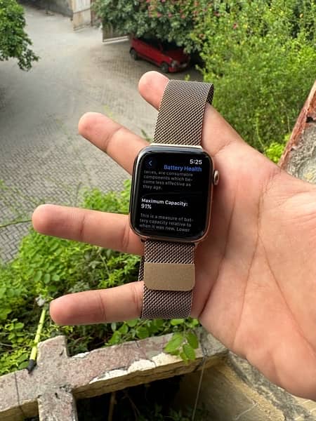 Apple watch Series 5 stainless Steel 44mm with Box 4