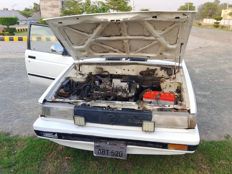 Nissan Sunny 1988 7