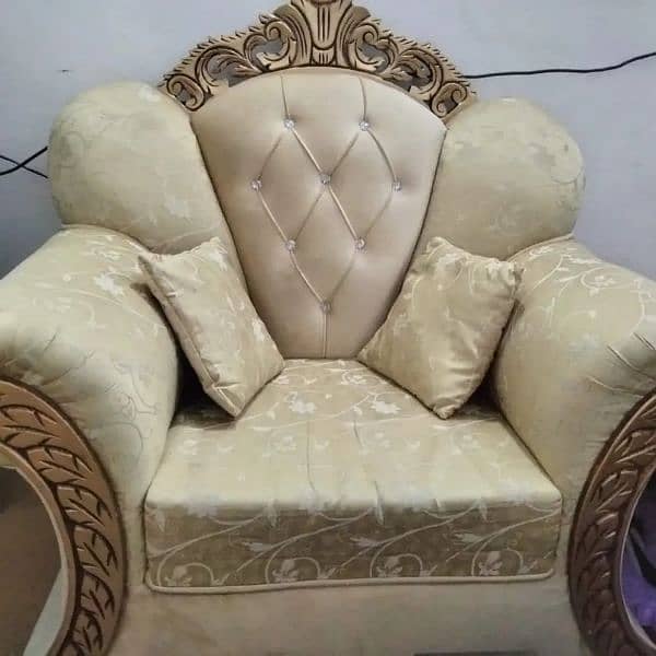 good condition sofa set 1