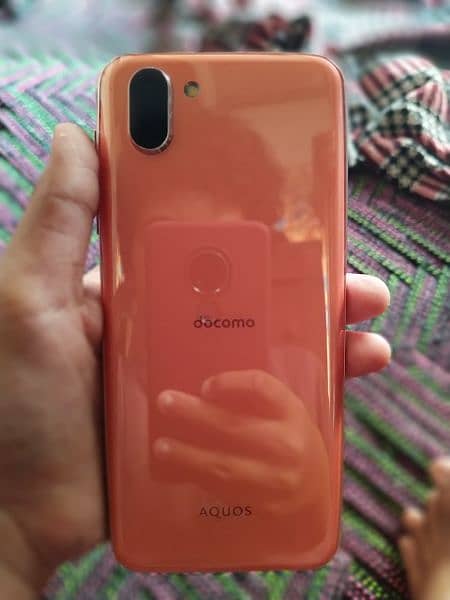 Aquos r2 8