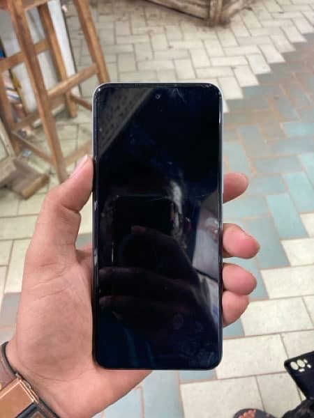 infinix hot 12 front Glass broken 4