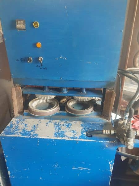 paper plates machine good condition All ok 1