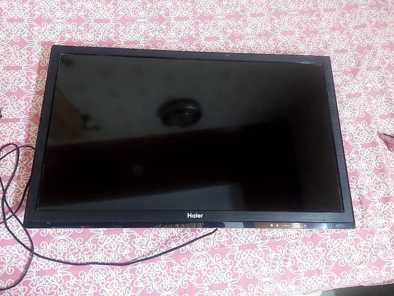 brand new tv just little bit used it is like brand new 2