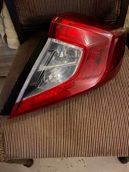 Honda Civic 2018 right tail light 0