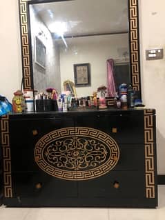 a few months used dressing table