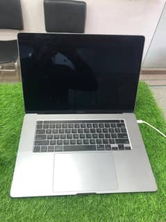 2019 MacBook Pro 15 inch Core i7 Ram 16 SSD 512 1 Month Check Wattant