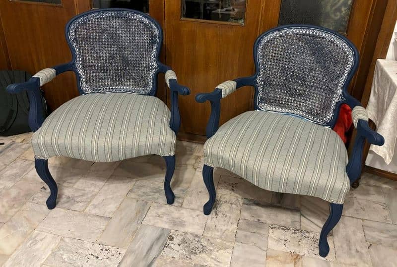 two single chair 0