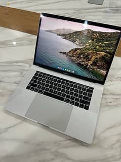 macbook pro 2015  16gb/512gb touchbar 0