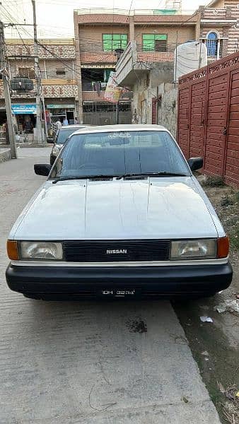 Nissan Sunny 1989 3