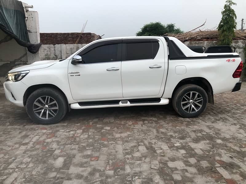 Toyota Hilux 2017 3