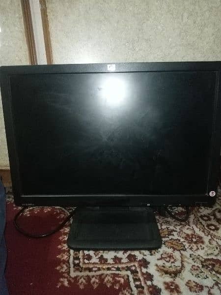 HP 19 " LCD A + condition 4