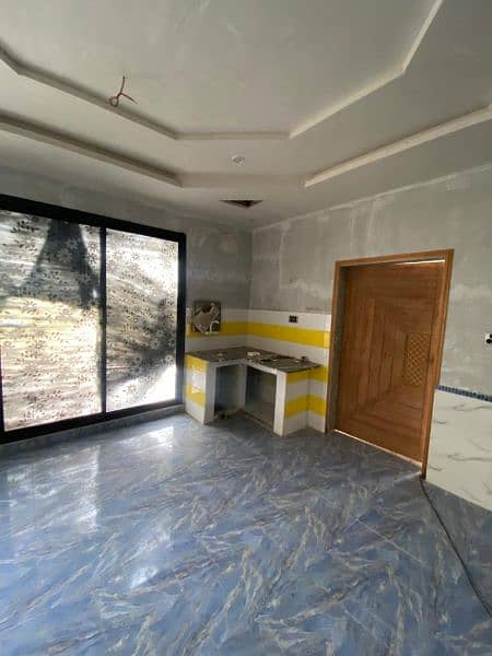 Luxury banglow for sell in boundary wall society. 8