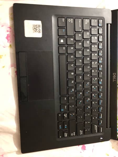 i want to sell my laptop…. condition 10/9 only serious person contct m 4