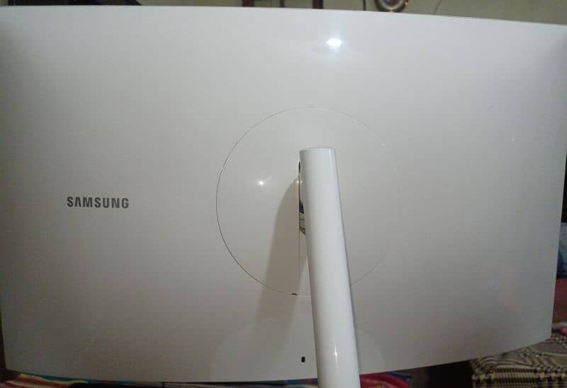 Samsung 27" Ch711 Curved Monitor 10