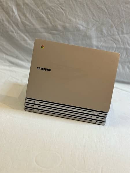 Samsung XE310 Chromebook Playstore supported 4/32gb Latest model 1