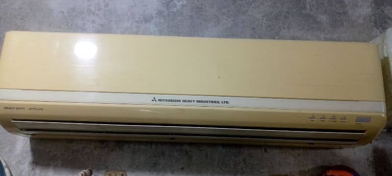 2tan split AC Mitsubishi heavy duty for sale same new condition 0