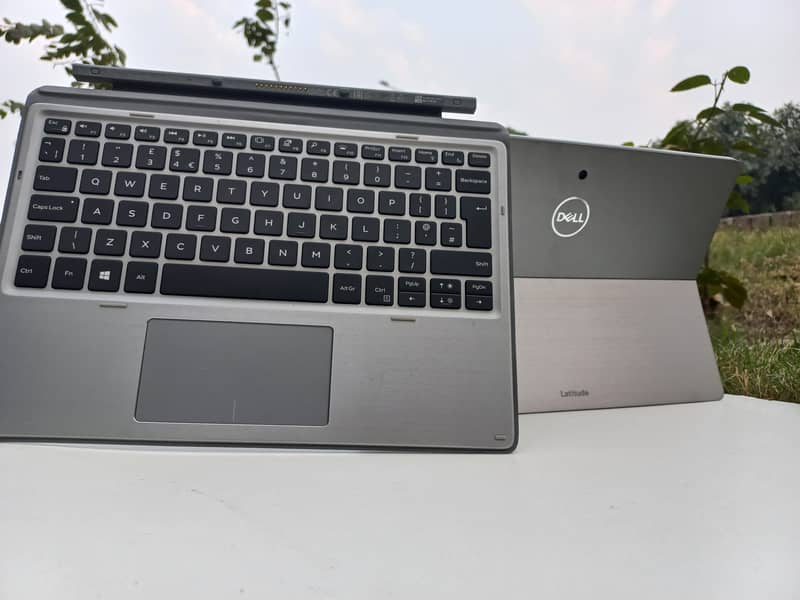 dell latitude 7200 2 in 1 core i5 8th gen UHD touch Detachable keybord 4