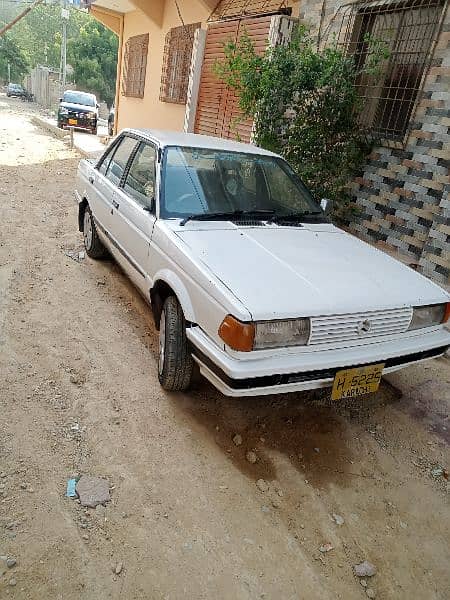 Nissan Sunny 1989 4