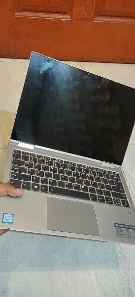 Lenovo Yoga730 i5 8th generation 8GB Ram 256Gb SSD 13.3 touch screen 9