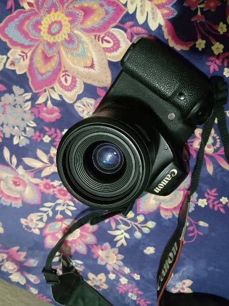6D Camera with flash gun 3