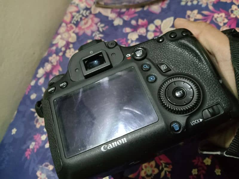 6D Camera with flash gun 5