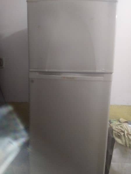 Dawlance refrigerator 0