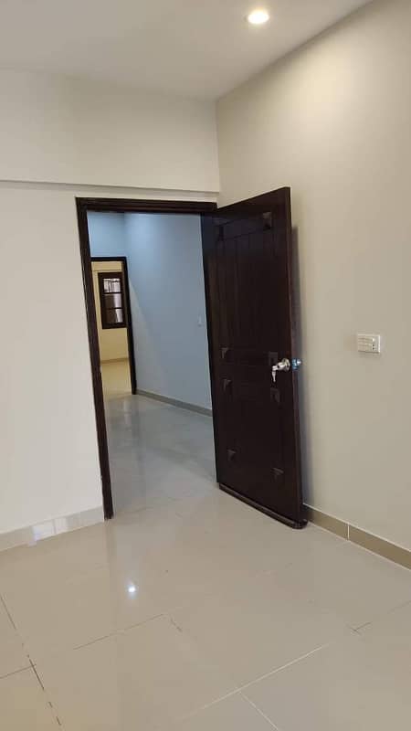 Apartment for rent 3 bed dd 1200 sq feet DHA phase 6 Karachi 4