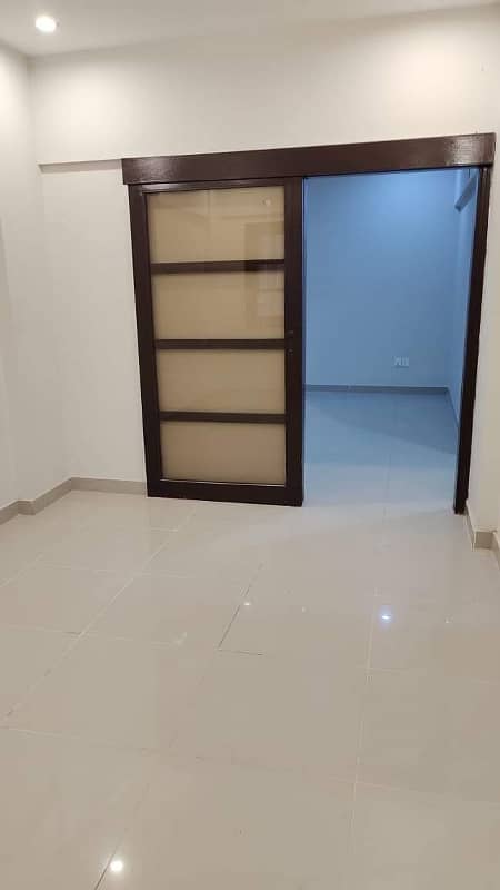 Apartment for rent 3 bed dd 1200 sq feet DHA phase 6 Karachi 9