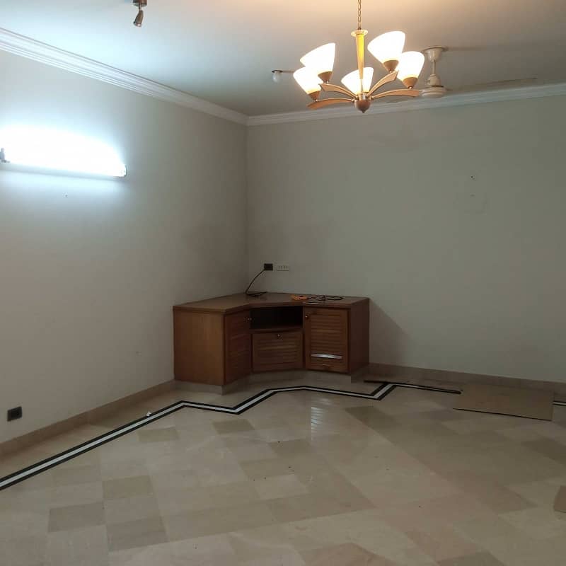 JOHAR TOWN PHASE 2 1 KANAL HOUSE FOR RENT 2