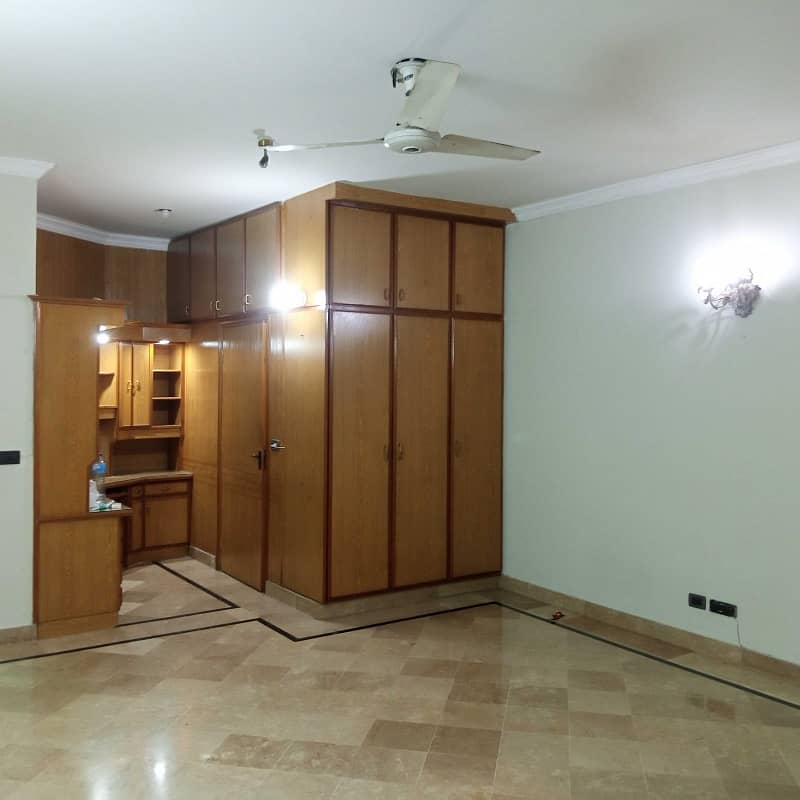 JOHAR TOWN PHASE 2 1 KANAL HOUSE FOR RENT 5