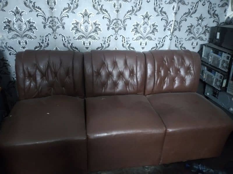 office sofa condition good 4set Almost New 1