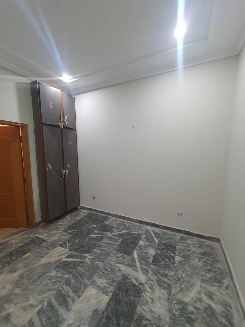 5.5 marla house for rent in sultan town 7