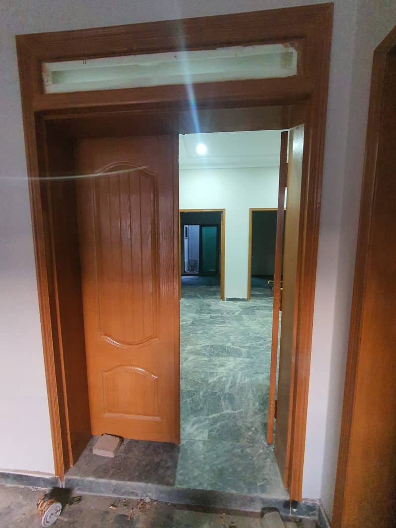 5.5 marla house for rent in sultan town 14