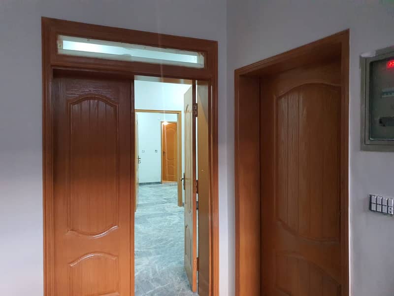 5.5 marla house for rent in sultan town 15